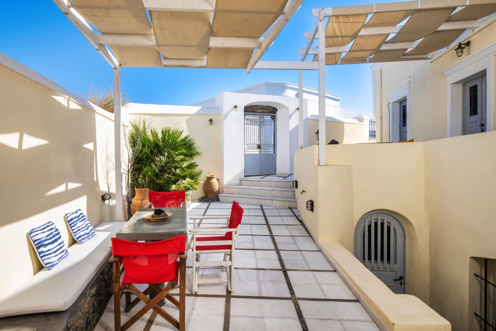 Апартаменты Day One Fira Mansion Экстерьер фото